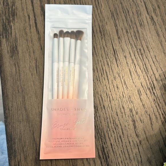SHADES BY SHAN Brush Set Collection - Picture 2 of 5